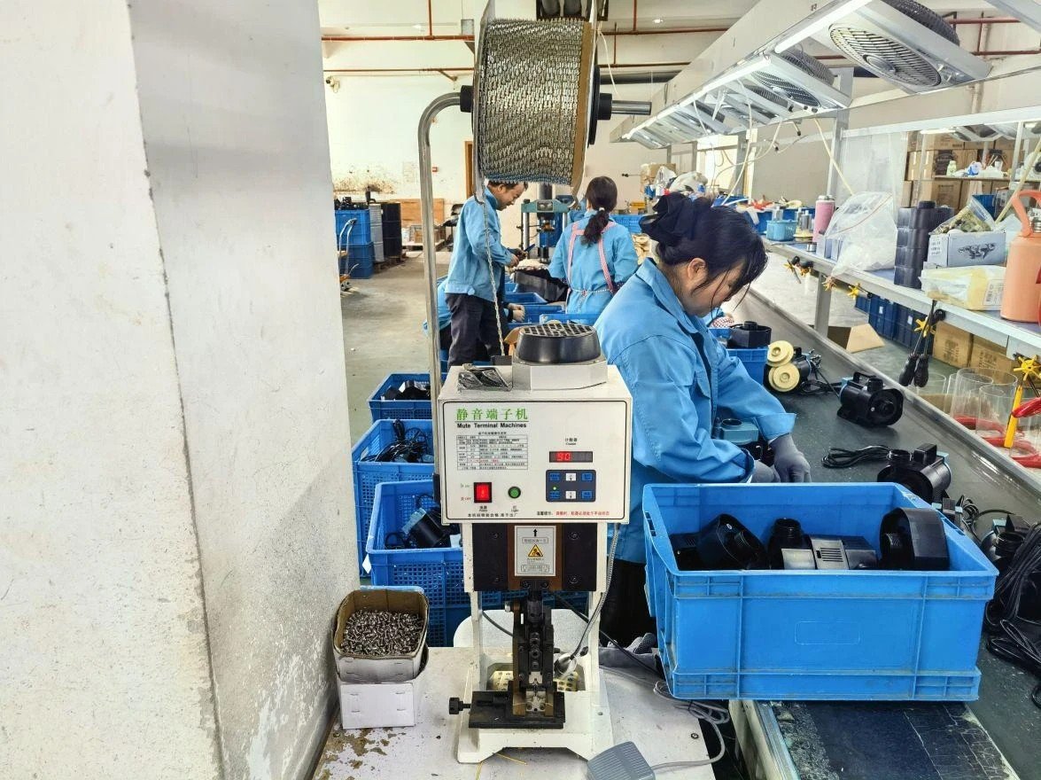 Aquarium equipment production line 3
